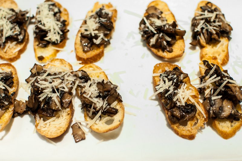 dinner party menu | garlic mushroom toasts | 52 new foods challenge