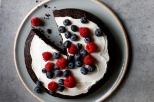 vegan chocolate cake low sugar | jennifer tyler lee