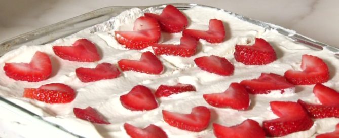 no bake desserts | strawberry cream ice box cake | jennifer tyler lee